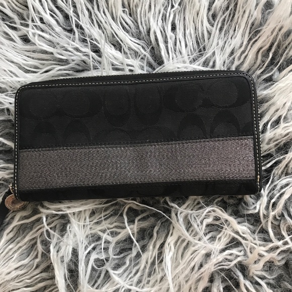 Coach Handbags - Coach wallet! Great condition!